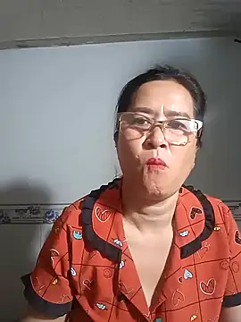 Snapshot of phnz chatting on 01.17.25 phnz online show from 01.17.25