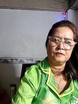 Snapshot of phnz chatting on 10.25.25 phnz online show from 10.25.25