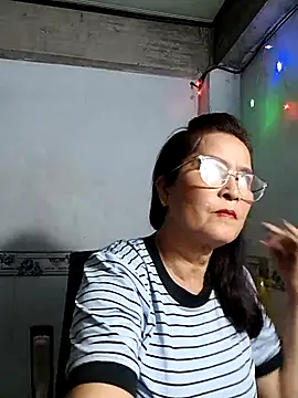 Snapshot of phnz chatting on 01.12.26 phnz online show from 01.12.26