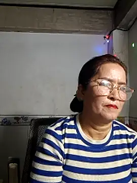 Snapshot of phnz chatting on 01.17.26 phnz online show from 01.17.26