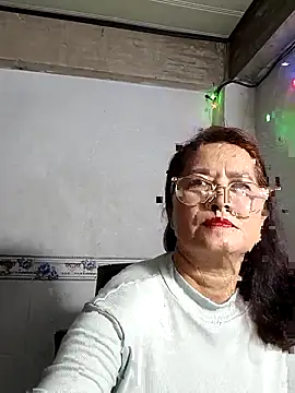 Snapshot of phnz chatting on 02.10.26 phnz online show from 02.10.26