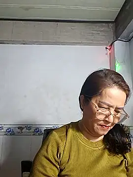 Snapshot of phnz chatting on 02.18.26 phnz online show from 02.18.26