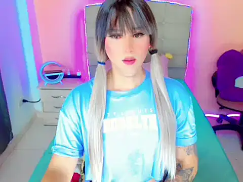 Snapshot of TaylorMon chatting on 01.21.25 TaylorMon online show from 01.21.25