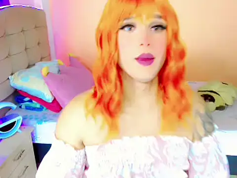 Snapshot of TaylorMon chatting on 02.12.25 TaylorMon online show from 02.12.25