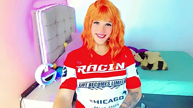 Snapshot of TaylorMon chatting on 03.22.25 TaylorMon online show from 03.22.25