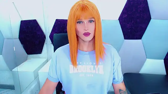 Snapshot of TaylorMon chatting on 09.27.25 TaylorMon online show from 09.27.25