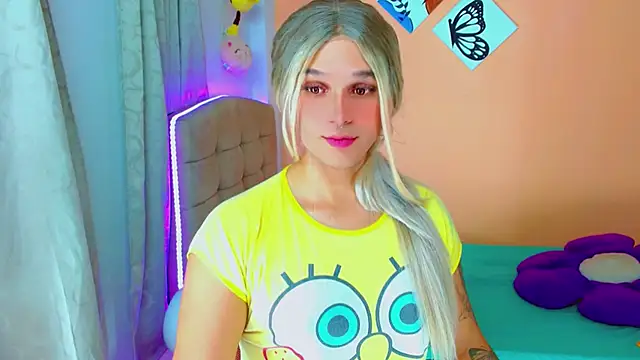 Snapshot of TaylorMon chatting on 11.15.25 TaylorMon online show from 11.15.25