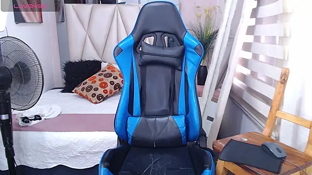 Snapshot of Backsex_boy chatting on 02.21.25 Backsex boy online show from 02.21.25