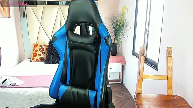 Snapshot of Backsex_boy chatting on 02.27.25 Backsex boy online show from 02.27.25