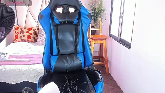 Snapshot of Backsex_boy chatting on 03.04.25 Backsex boy online show from 03.04.25