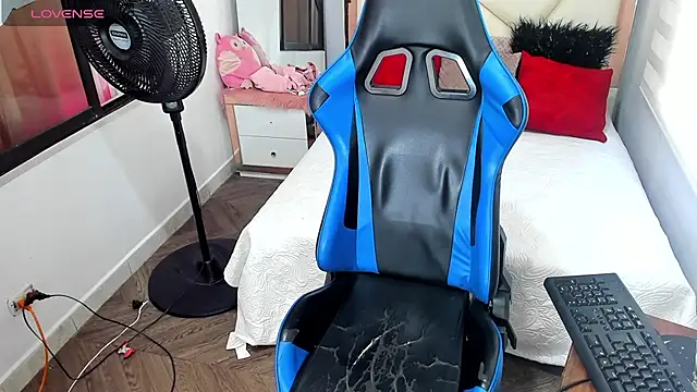 Snapshot of Backsex_boy chatting on 10.04.25 Backsex boy online show from 10.04.25