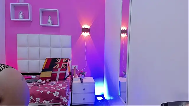 Snapshot of Alanna_hot3 chatting on 11.02.25 Alanna hot3 online show from 11.02.25