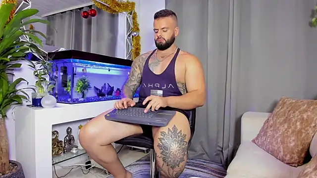 Snapshot of Johnnygrayson1 chatting on 12.20.24 Johnnygrayson1 online show from 12.20.24