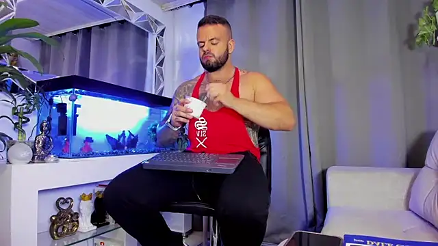 Snapshot of Johnnygrayson1 chatting on 01.04.25 Johnnygrayson1 online show from 01.04.25