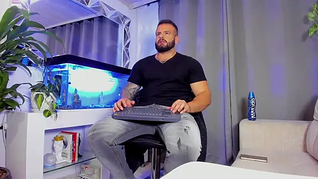 Snapshot of Johnnygrayson1 chatting on 01.23.25 Johnnygrayson1 online show from 01.23.25