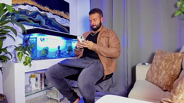 Snapshot of Johnnygrayson1 chatting on 01.29.25 Johnnygrayson1 online show from 01.29.25