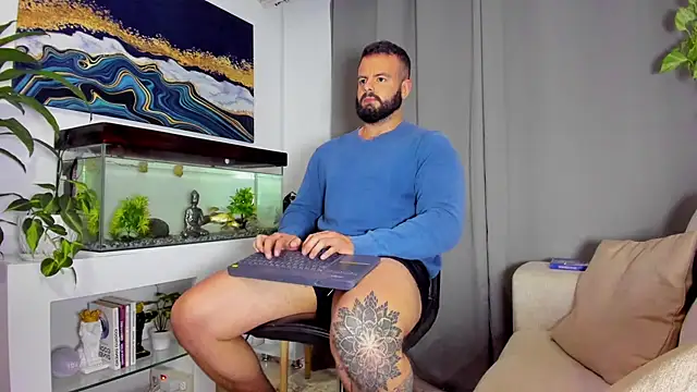 Snapshot of Johnnygrayson1 chatting on 02.10.25 Johnnygrayson1 online show from 02.10.25