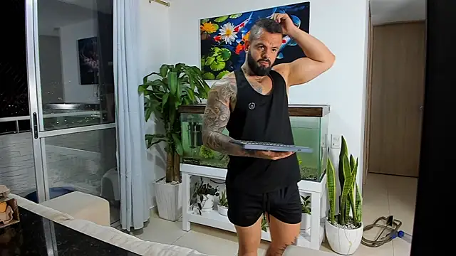 Snapshot of Johnnygrayson1 chatting on 09.22.25 Johnnygrayson1 online show from 09.22.25