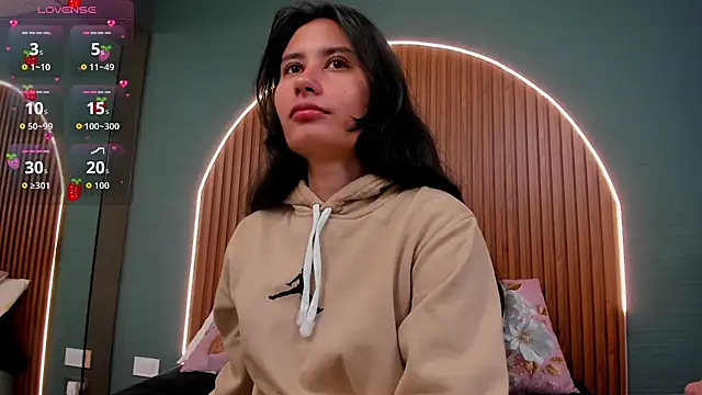 NayeCloud online show from 10.30.25