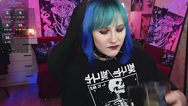 little Elika online show from 10.03.25