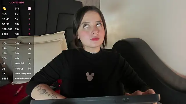 Snapshot of Sabrina_Lennox chatting on 01.31.25 Sabrina Lennox online show from 01.31.25