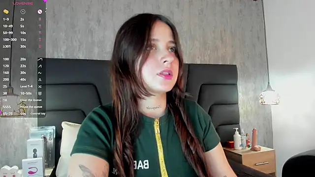 Snapshot of Sabrina_Lennox chatting on 02.12.25 Sabrina Lennox online show from 02.12.25