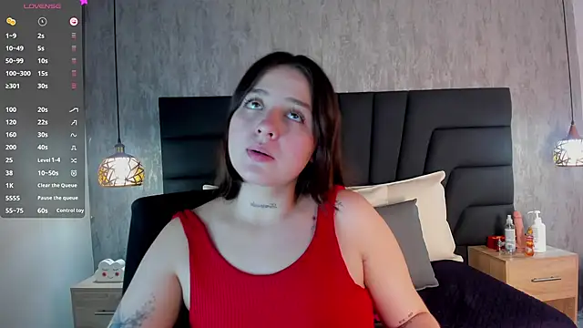 Snapshot of Sabrina_Lennox chatting on 02.13.25 Sabrina Lennox online show from 02.13.25