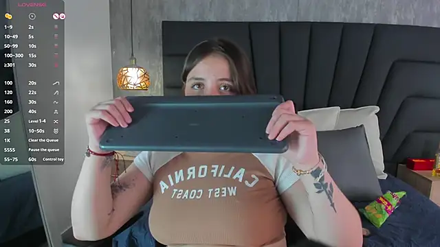 Snapshot of Sabrina_Lennox chatting on 03.21.25 Sabrina Lennox online show from 03.21.25