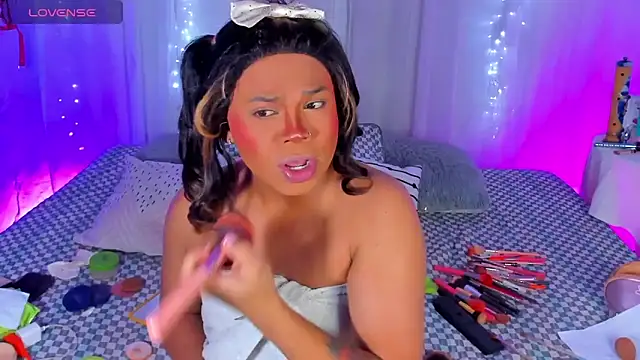 CuteRomi online show from 12.29.24