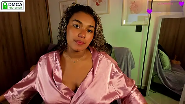 Snapshot of aleja_montiel__ chatting on 11.05.25 aleja montiel online show from 11.05.25