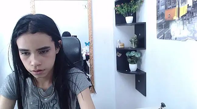 Snapshot of Jasmin_Skinny chatting on 01.25.25 Jasmin Skinny online show from 01.25.25