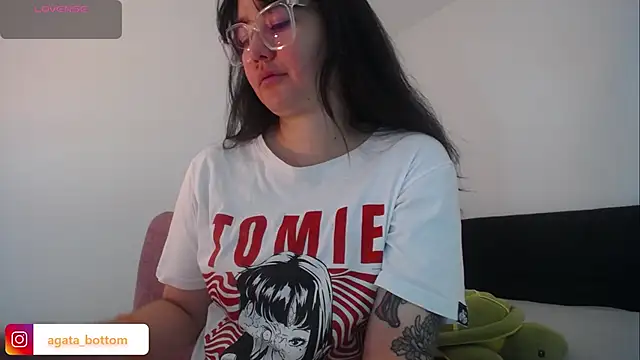 NewAgatha Bolton online show from 10.06.25