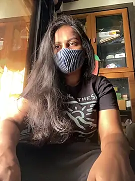 Snapshot of HaaniKaur chatting on 11.18.25 HaaniKaur online show from 11.18.25