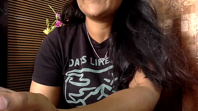 Snapshot of HaaniKaur chatting on 02.16.26 HaaniKaur online show from 02.16.26