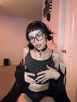 Snapshot of Gothbabbi chatting on 03.08.26 Gothbabbi online show from 03.08.26