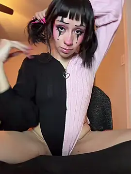 Snapshot of Gothbabbi chatting on 04.14.26 Gothbabbi online show from 04.14.26