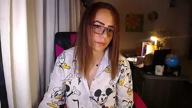 Snapshot of danielle_rose_1 chatting on 06.29.26 danielle rose 1 online show from 06.29.26