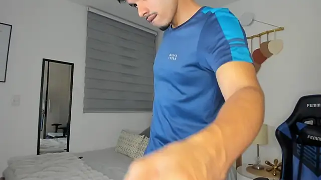 Snapshot of mateoleonee chatting on 01.11.25 mateoleonee online show from 01.11.25