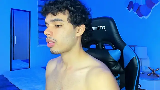 Snapshot of mateoleonee chatting on 02.07.25 mateoleonee online show from 02.07.25