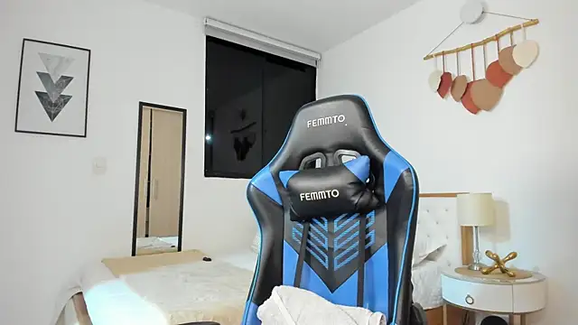 Snapshot of mateoleonee chatting on 03.01.25 mateoleonee online show from 03.01.25