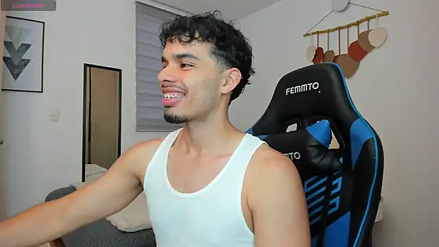 Snapshot of mateoleonee chatting on 03.03.25 mateoleonee online show from 03.03.25