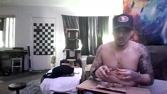 Snapshot of Antoniothedon chatting on 12.16.24 Antoniothedon online show from 12.16.24