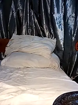 Snapshot of sexxylucia chatting on 09.17.25 sexxylucia online show from 09.17.25