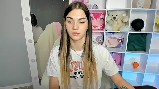 Snapshot of Hellen_Moore chatting on 12.06.24 Hellen Moore online show from 12.06.24