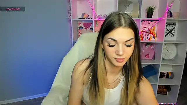 Snapshot of Hellen_Moore chatting on 12.30.24 Hellen Moore online show from 12.30.24