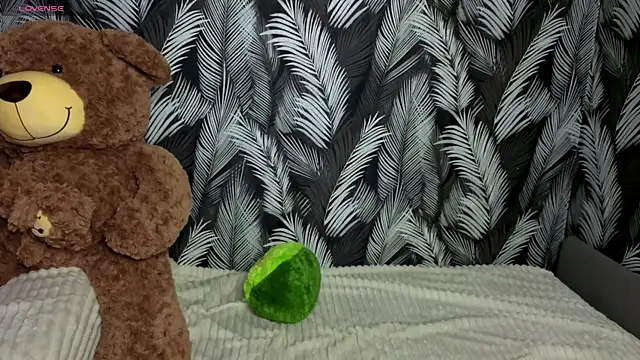 Snapshot of Hellen_Moore chatting on 09.23.25 Hellen Moore online show from 09.23.25