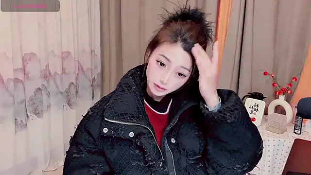 Snapshot of Yaikun0-0 chatting on 02.19.25 Yaikun0-0 online show from 02.19.25