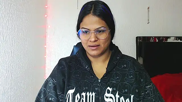 SweetAlmaa online show from 03.10.25