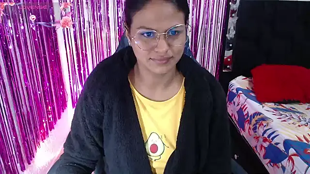 SweetAlmaa online show from 02.05.26