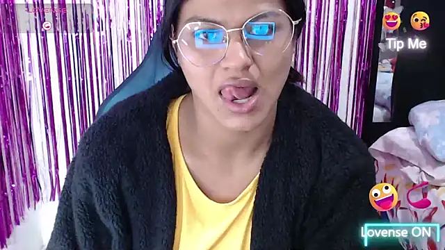 SweetAlmaa online show from 03.09.26